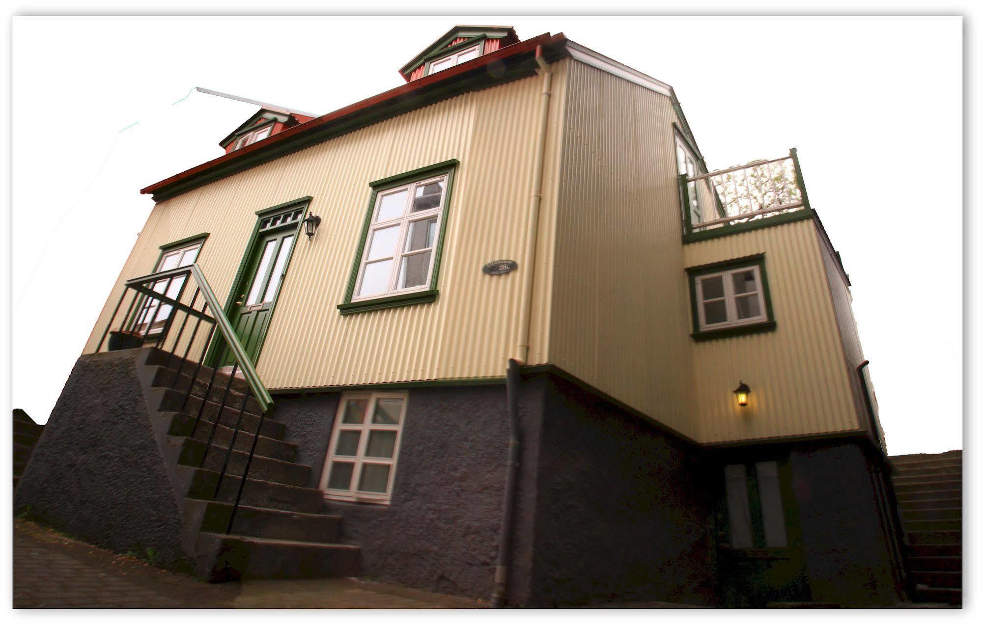 Grettir Guesthouse เรคยาวิก ภายนอก รูปภาพ